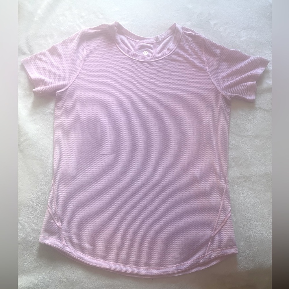 Lululemon Light Pink Mesh V-neck T-shirt Size 8